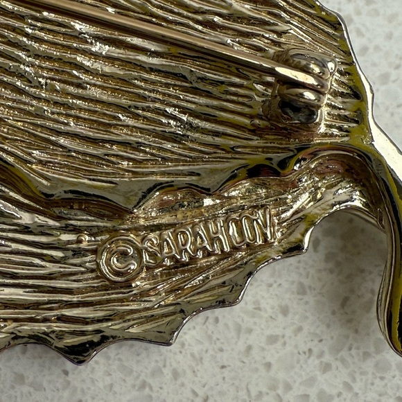 Vintage Sarah Coventry Leaves Brooch Gold Tone 1968 MCM Wooded Beauty - Picture 5 of 9